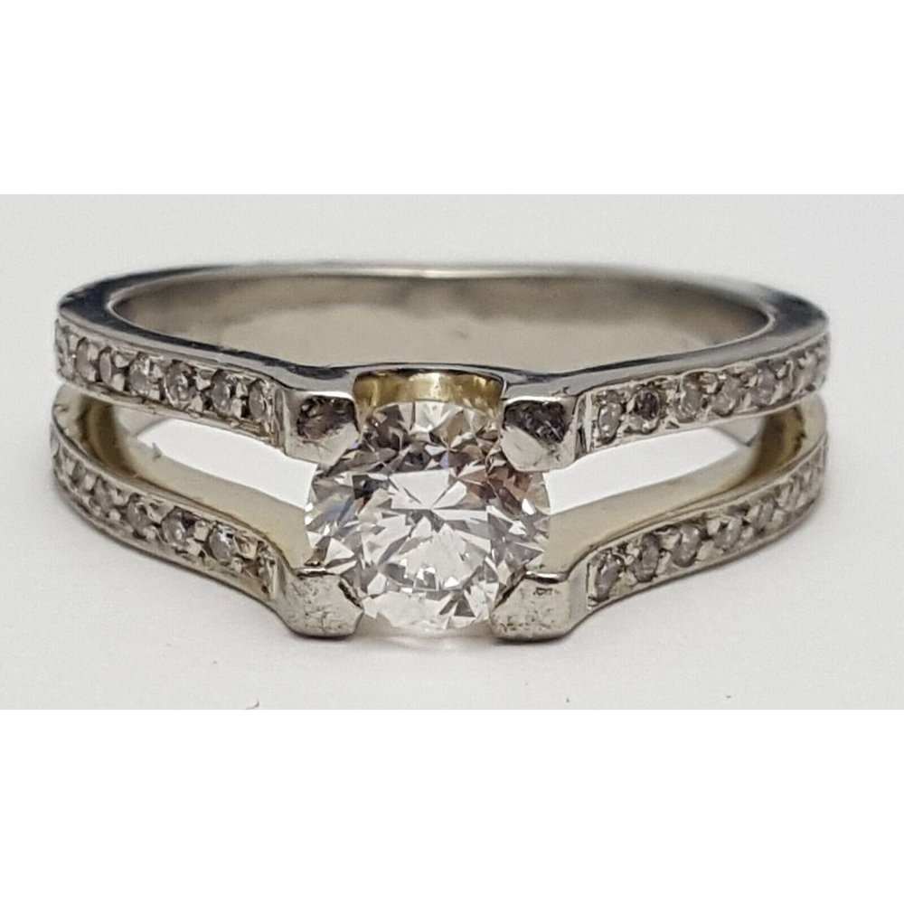 Unique 18K Solid White Gold Designer Engagement Round Diamond Ring - Size 4.50